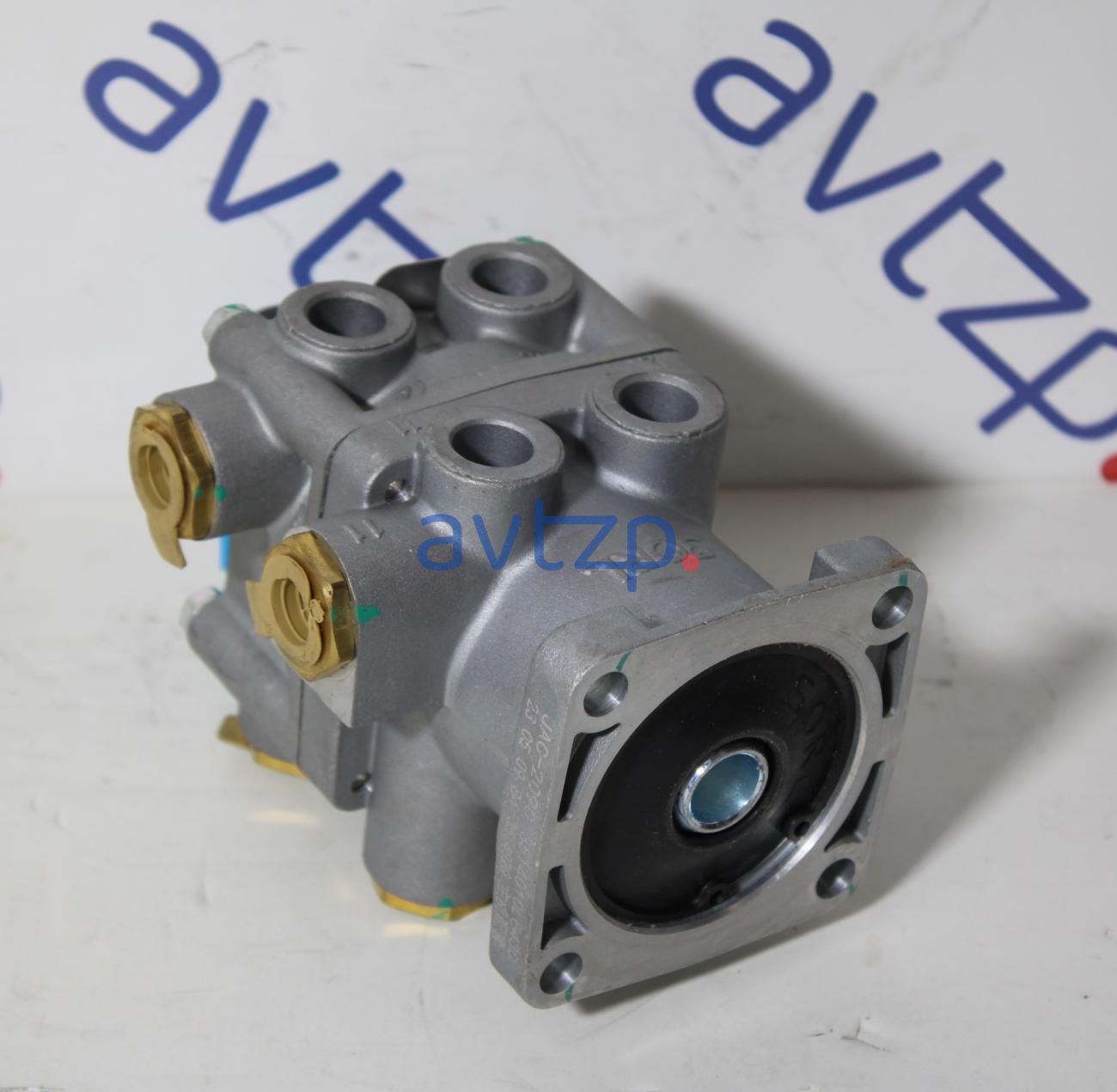 Клапан тормозной пневматический JAC 3514010LE43D